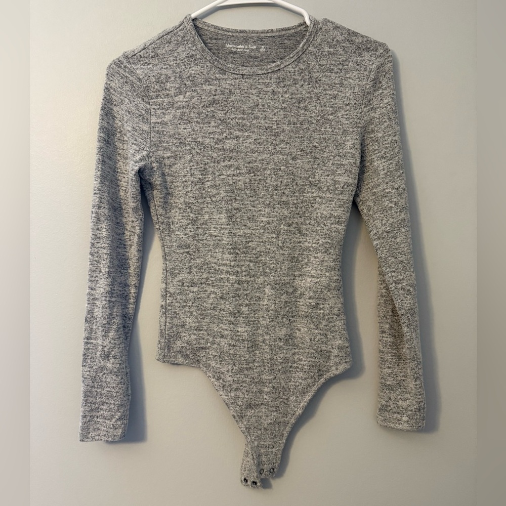 Abercrombie & Fitch Soft & Cozy Long-Sleeve Scoop Neck Bodysuit